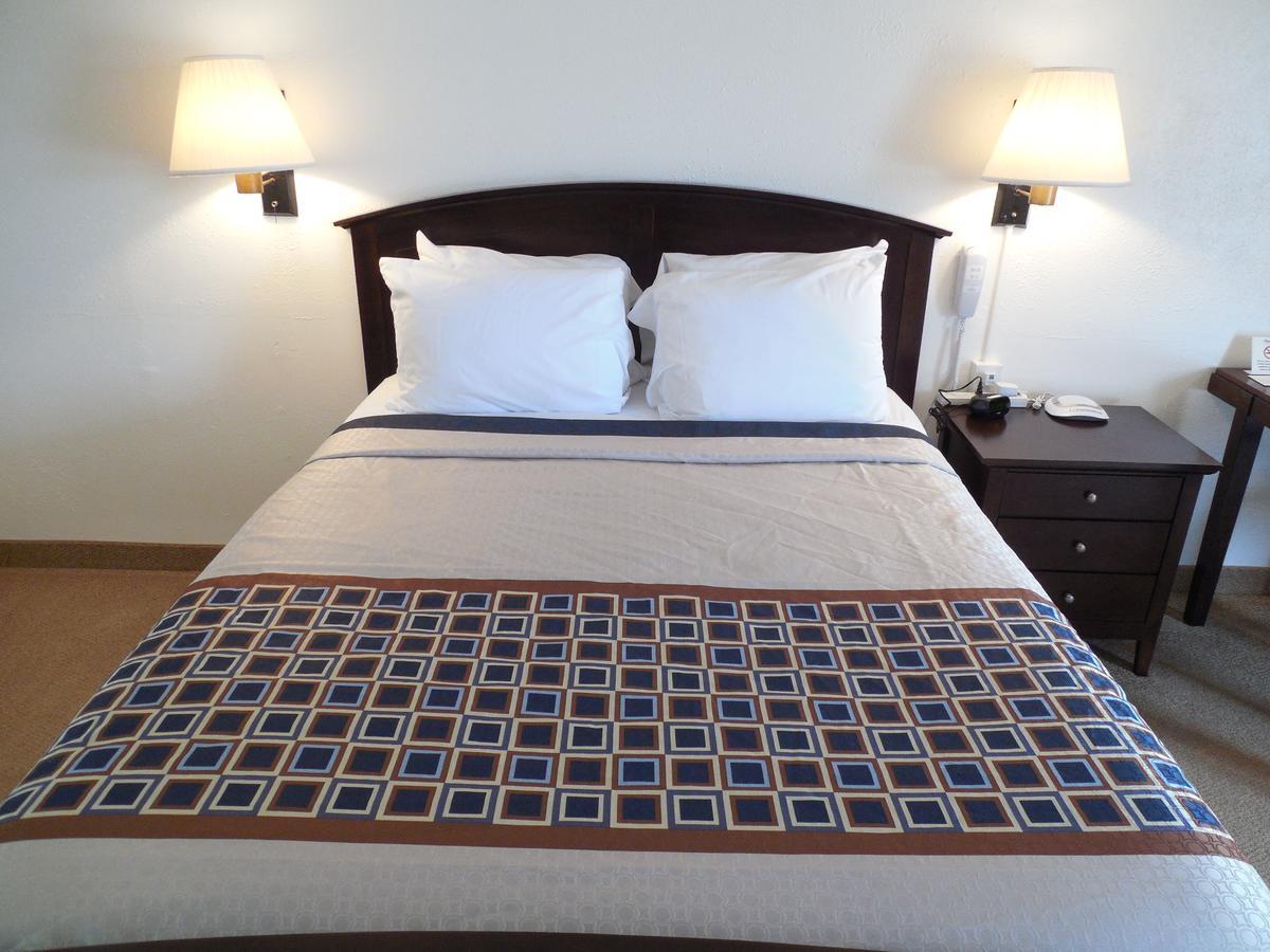 Motel 70 High Hill 外观 照片